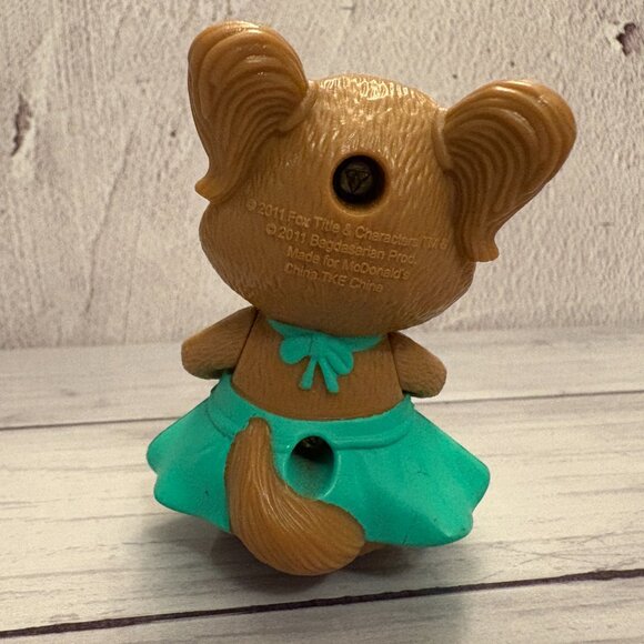 Alvin and the Chipmunks Trio 2009 Squeakquel & 2011 Chipwrecked (SKU: 225TO) - Picture 10 of 13